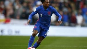 记者：沃克-彼得斯想回热刺并已有接触，但新帅弗兰克没有回应